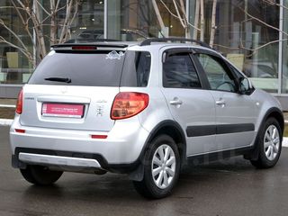 Suzuki SX4 foto 1