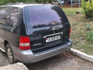 KIA Carnival foto 3