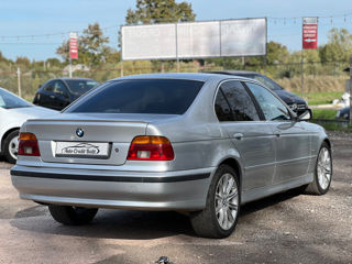 BMW 5 Series foto 10