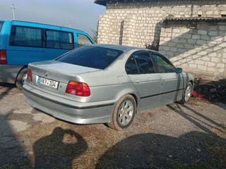 BMW 5 Series foto 3