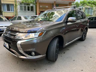 Mitsubishi Outlander foto 2