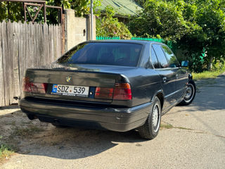 BMW 5 Series foto 2