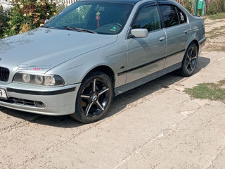 BMW 5 Series foto 3