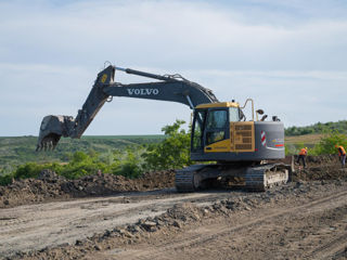 Servicii excavator foto 4