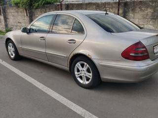 Mercedes E-Class foto 1