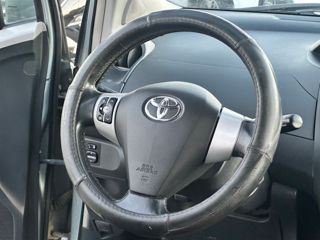 Toyota Yaris foto 8