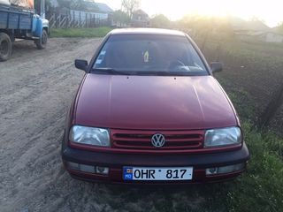 Volkswagen Vento foto 1