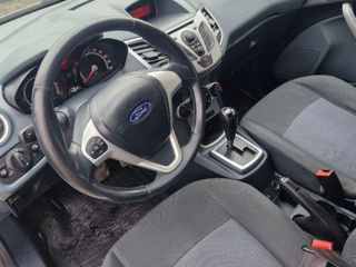 Ford Fiesta foto 6