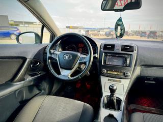 Toyota Avensis foto 13