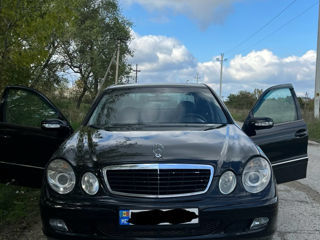 Mercedes E-Class foto 2