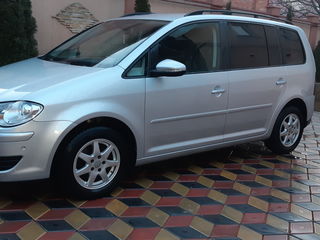 Volkswagen Touran foto 4