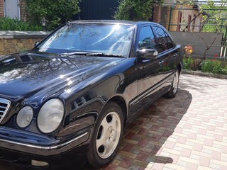 Mercedes E Class foto 3