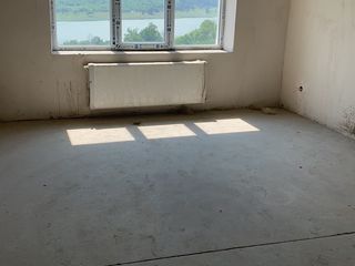 Urgent ,Vând apartament cu 3 odăi 100m2 , or.Ungheni in casă nouă . 31000€ foto 3