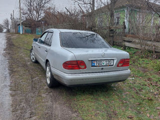 Mercedes E-Class foto 3