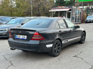 Mercedes C-Class foto 4