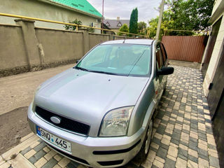 Ford Fusion foto 2