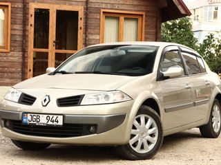 Renault Megane foto 1