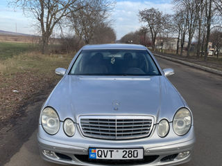 Mercedes E-Class foto 2