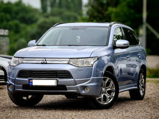 Mitsubishi Outlander foto 2