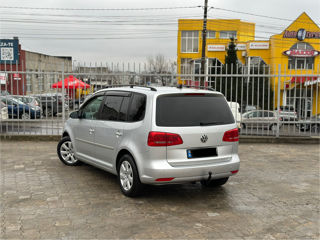 Volkswagen Touran foto 4