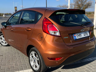 Ford Fiesta foto 3