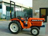 Tractor japonez Kubota B1702 foto 2