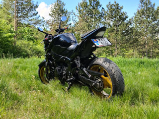 Suzuki GSR 750 S foto 1