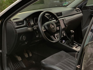 Skoda Superb foto 2