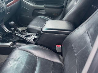 Toyota Land Cruiser Prado foto 8