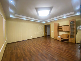 Apartament cu 2 camere, 95 m², Botanica, Chișinău foto 10