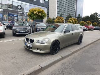 BMW 5 Series foto 2