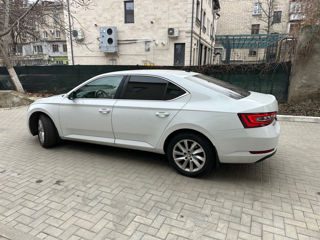 Skoda Superb foto 3