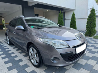 Renault Megane foto 2