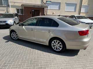 Volkswagen Jetta foto 4