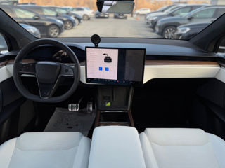 Tesla Model X foto 10