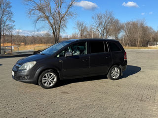 Opel Zafira foto 2