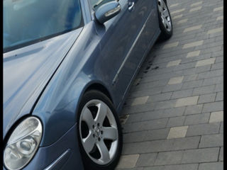 Mercedes E-Class foto 2