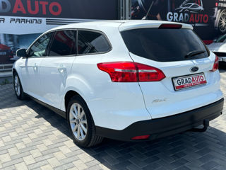 Ford Focus foto 8