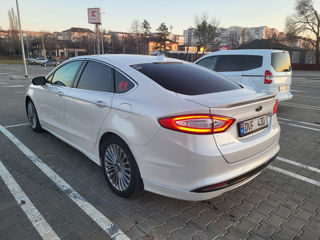 Ford Fusion foto 6