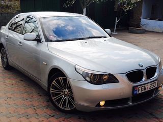 BMW 5 Series foto 3