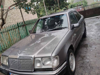 Mercedes Series (W124)