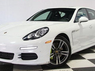 Porsche Panamera foto 1