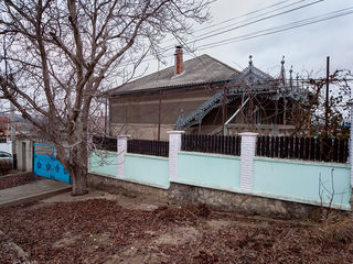 Casă bătânească 200 m2 cu 6 ari de teren în Chetrosu str. Păcii foto 4