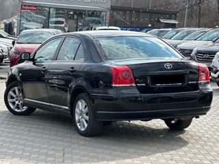 Toyota Avensis foto 5