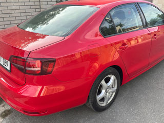 Volkswagen Jetta foto 3