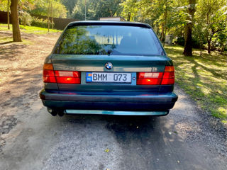 BMW 5 Series foto 4