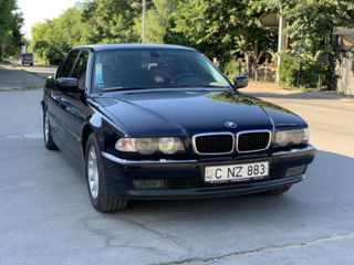 BMW 7 Series foto 2