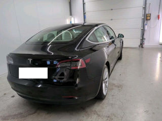 Tesla Model 3 foto 3