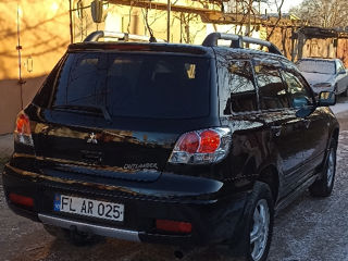 Mitsubishi Outlander foto 3