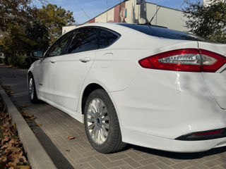 Ford Fusion foto 2